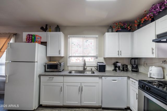 6739 N 61ST Avenue, Glendale, AZ 85301