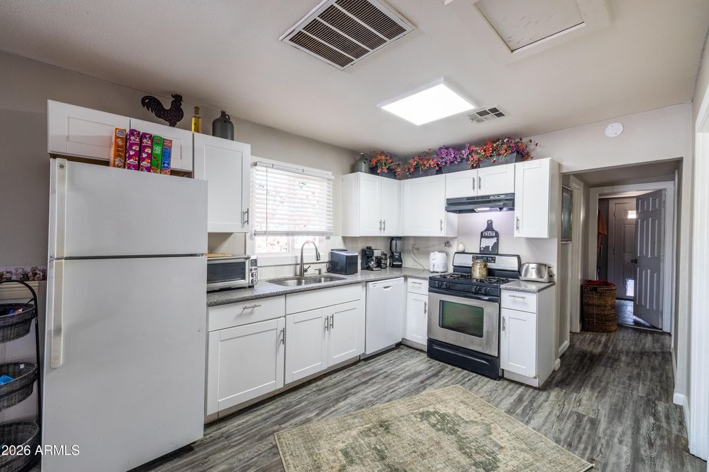 6739 N 61ST Avenue, Glendale, AZ 85301 — photo 3