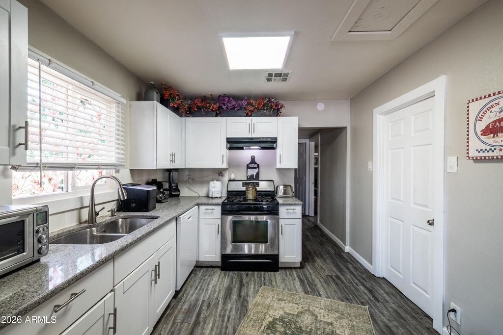 6739 N 61ST Avenue, Glendale, AZ 85301 — photo 5