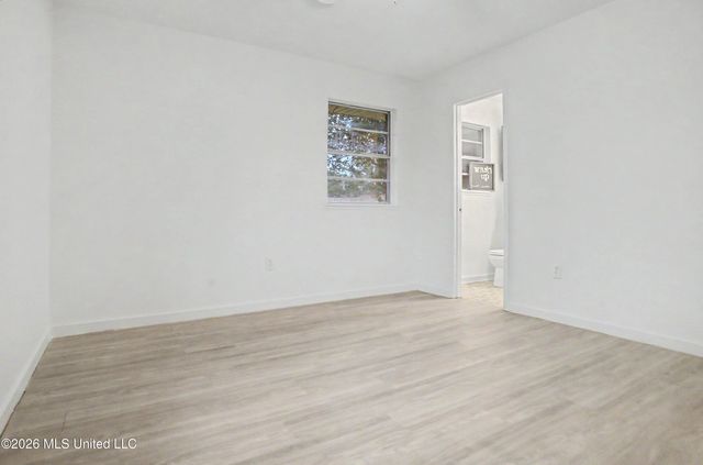 329 Popp's Ferry Road, Biloxi, MS 39531