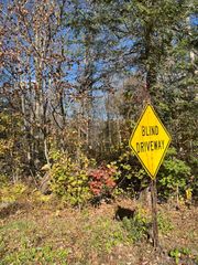 18 Niles Road, New Hartford, CT 06057