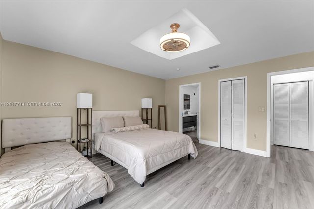 13285 NW 11th St, Miami, FL 33182