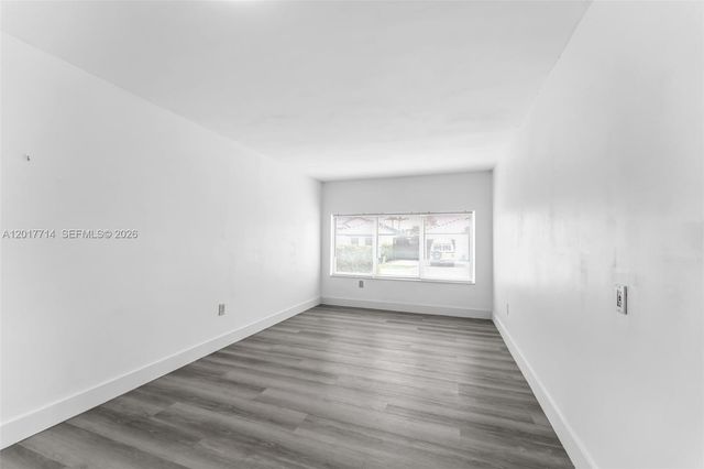 13285 NW 11th St, Miami, FL 33182