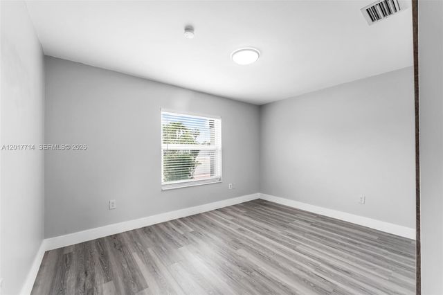 13285 NW 11th St, Miami, FL 33182