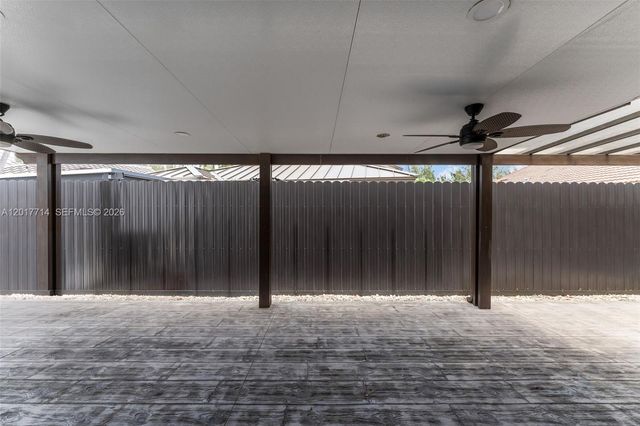 13285 NW 11th St, Miami, FL 33182