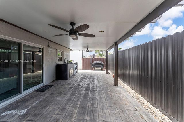 13285 NW 11th St, Miami, FL 33182