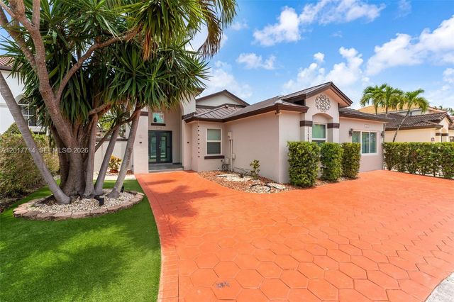 13285 NW 11th St, Miami, FL 33182