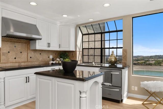 26 Coventry 25, Newport Beach, CA 92660