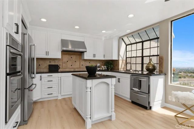 26 Coventry 25, Newport Beach, CA 92660