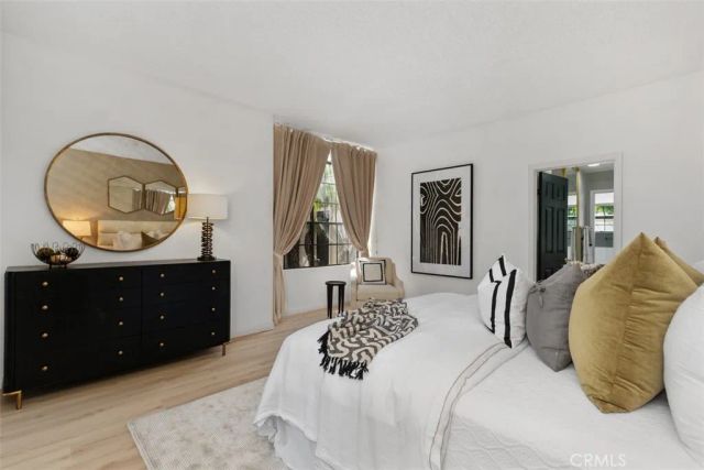 26 Coventry 25, Newport Beach, CA 92660