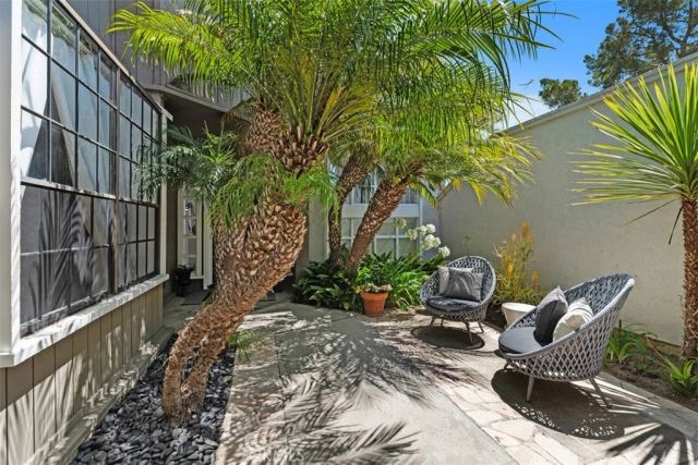 26 Coventry 25, Newport Beach, CA 92660