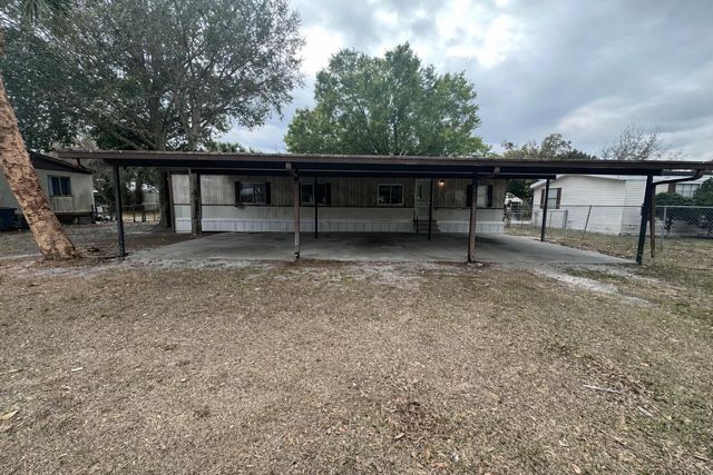 4254 SE 22nd Court, Okeechobee, FL 34974