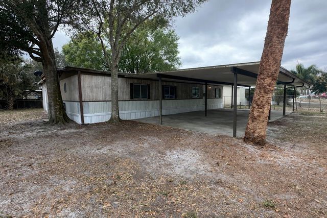 4254 SE 22nd Court, Okeechobee, FL 34974