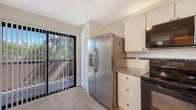 1687 BROOKHOUSE CIRCLE 219, Sarasota, FL 34231