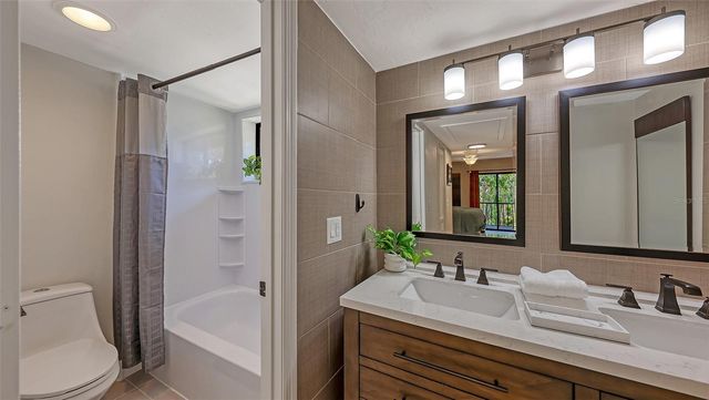 1687 BROOKHOUSE CIRCLE 219, Sarasota, FL 34231