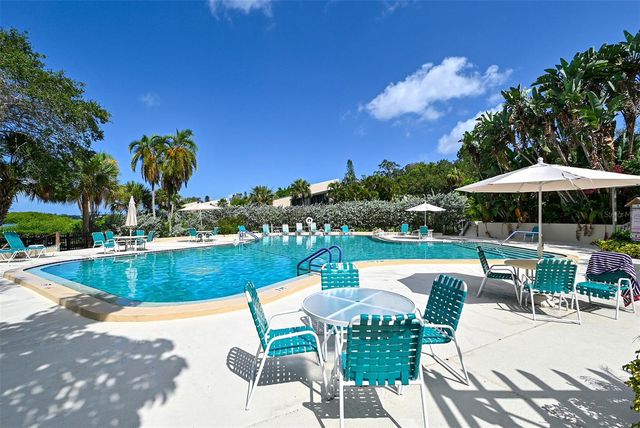 1687 BROOKHOUSE CIRCLE 219, Sarasota, FL 34231