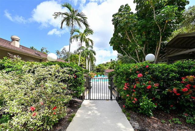 1687 BROOKHOUSE CIRCLE 219, Sarasota, FL 34231