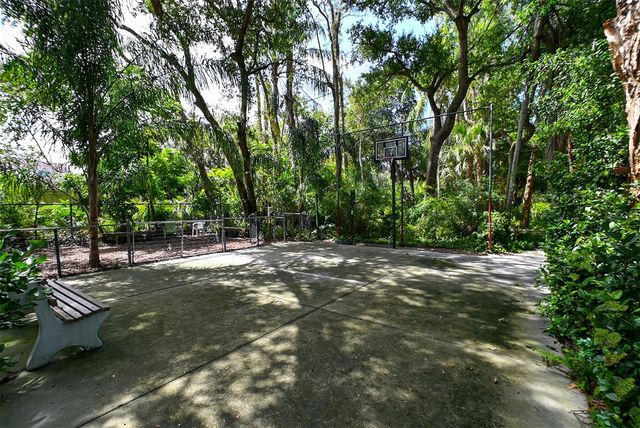 1687 BROOKHOUSE CIRCLE 219, Sarasota, FL 34231