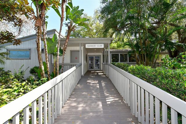 1687 BROOKHOUSE CIRCLE 219, Sarasota, FL 34231