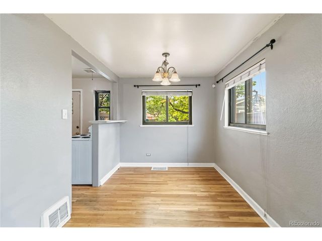 2380 Poplar St, Denver, CO 80207