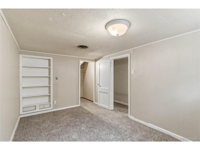 2380 Poplar St, Denver, CO 80207