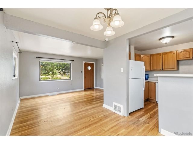 2380 Poplar St, Denver, CO 80207