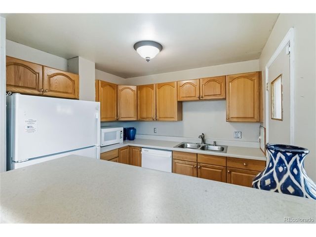 2380 Poplar St, Denver, CO 80207