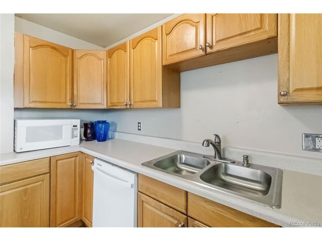 2380 Poplar St, Denver, CO 80207