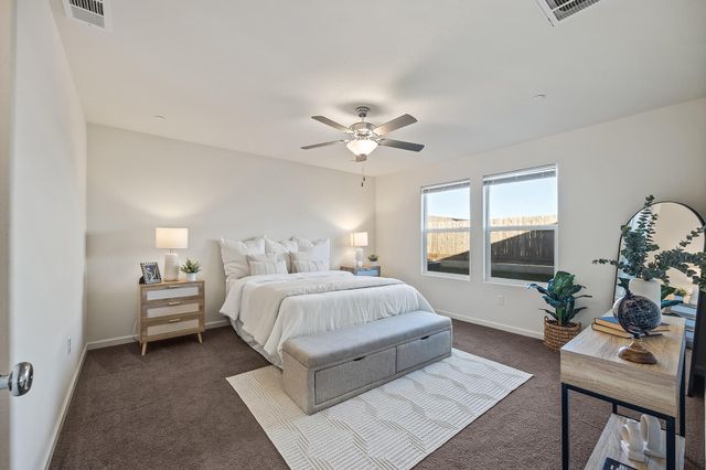 584 Shadow Creek Court, Tulare, CA 93274