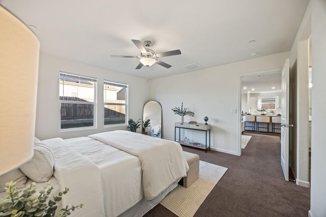 584 Shadow Creek Court, Tulare, CA 93274