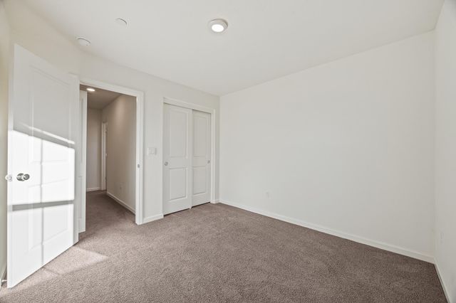 584 Shadow Creek Court, Tulare, CA 93274