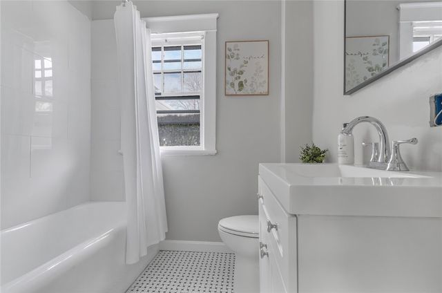 19 Greene Lane, Newport, RI 02840