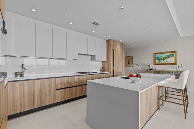 1020 SUNSET POINT ROAD 510, Clearwater, FL 33755