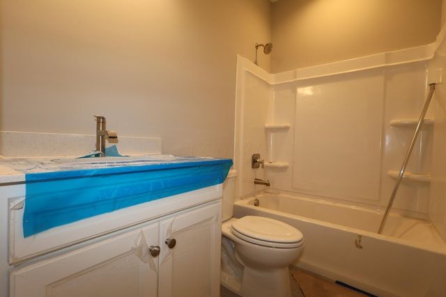 359 Oakmont Drive, Commercial Point, OH 43116