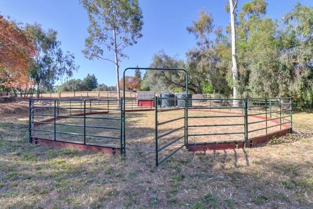 3625 Whiskey Hill Rd, Loomis, CA 95650