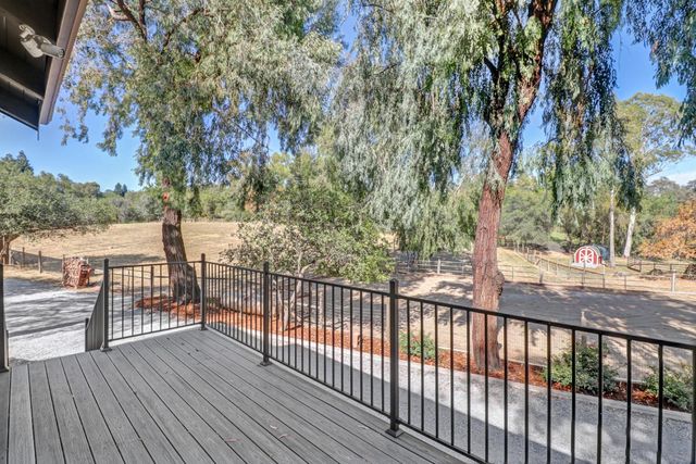 3625 Whiskey Hill Rd, Loomis, CA 95650