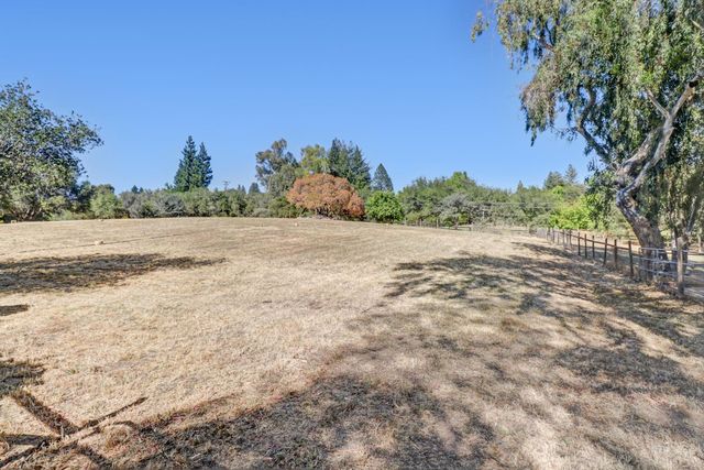 3625 Whiskey Hill Rd, Loomis, CA 95650