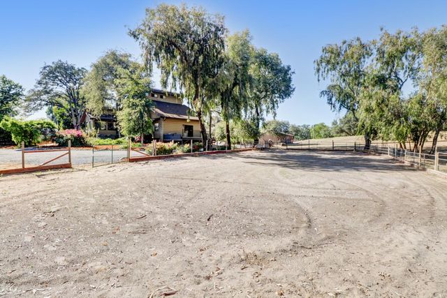 3625 Whiskey Hill Rd, Loomis, CA 95650