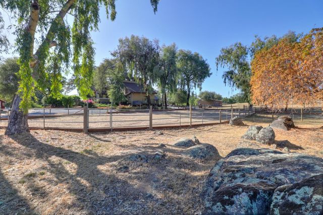 3625 Whiskey Hill Rd, Loomis, CA 95650