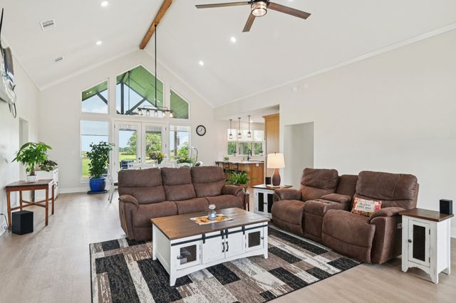1143 Rs County Road 2300, Emory, TX 75440