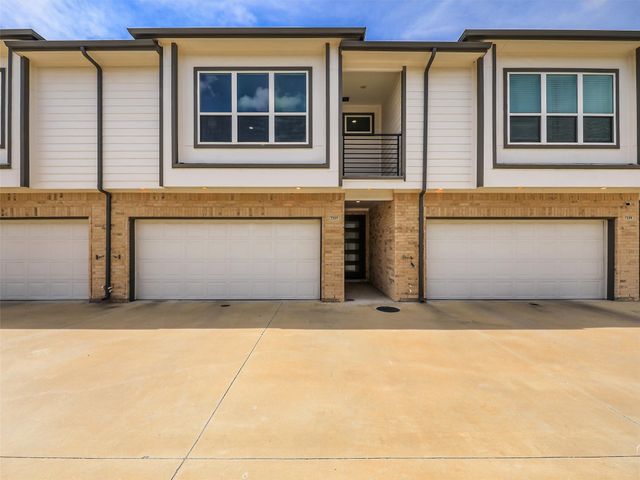 7331 Rubio Place, Dallas, TX 75235