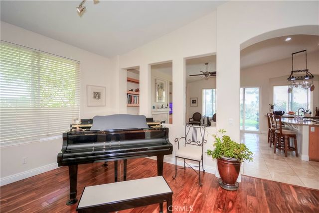 25 Corte Lateuza, Lake Elsinore, CA 92532