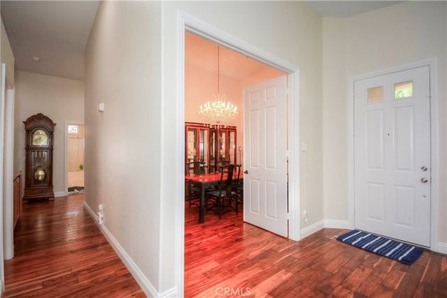 25 Corte Lateuza, Lake Elsinore, CA 92532