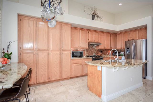 25 Corte Lateuza, Lake Elsinore, CA 92532