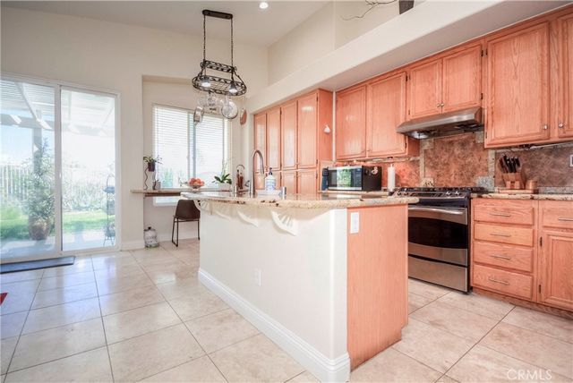25 Corte Lateuza, Lake Elsinore, CA 92532