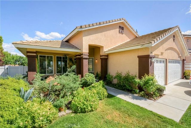 25 Corte Lateuza, Lake Elsinore, CA 92532