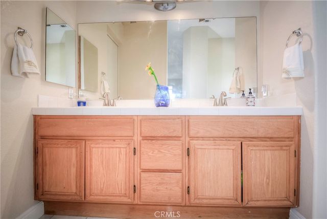 25 Corte Lateuza, Lake Elsinore, CA 92532
