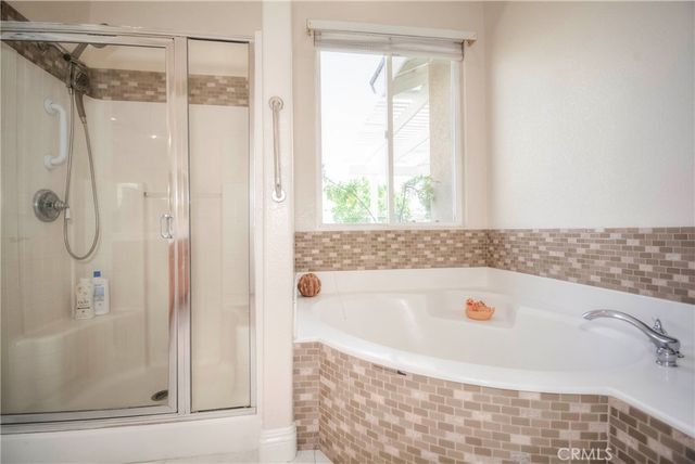 25 Corte Lateuza, Lake Elsinore, CA 92532