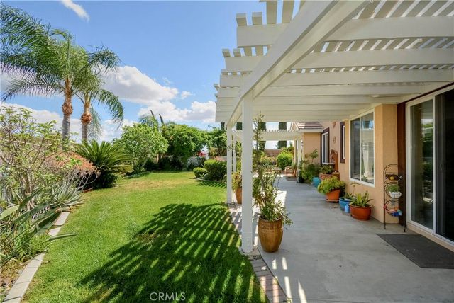 25 Corte Lateuza, Lake Elsinore, CA 92532