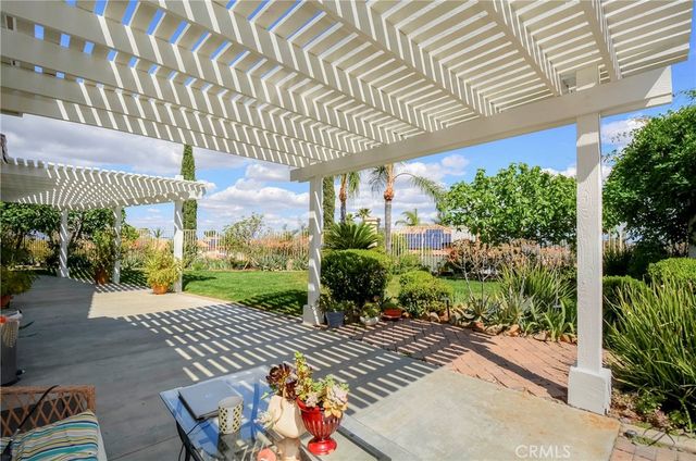 25 Corte Lateuza, Lake Elsinore, CA 92532